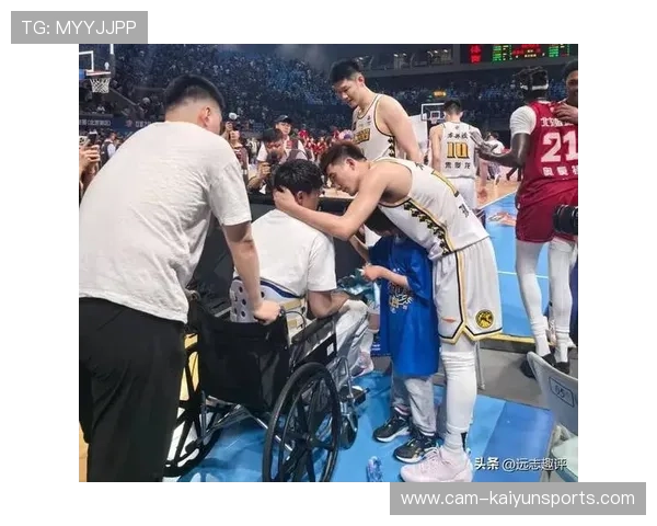 雷蒙比赛中受伤倒地，北京队再损一员